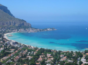 Mondello Luxury Apartment on the Beach Mondello